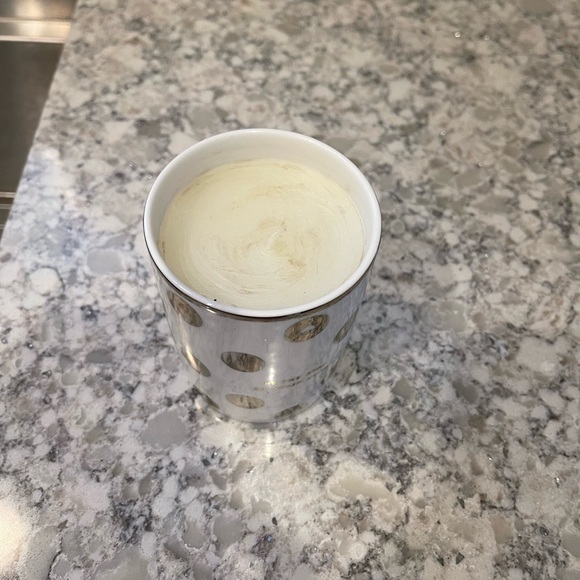 Kate Spade Candle - Picture 2 of 3